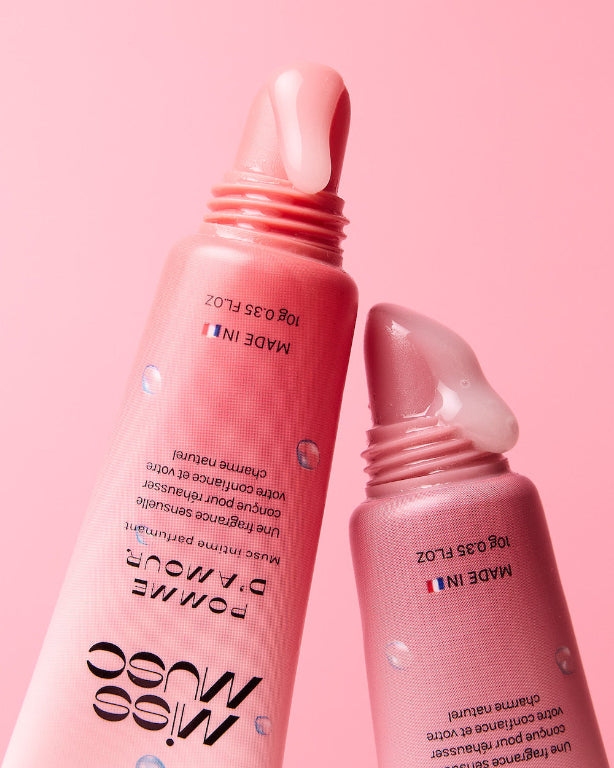 Offre à ta peau l'Embout gloss Musc Tahara Intime Pomme d'Amour, alliant notes sucrées et éclat séduisant