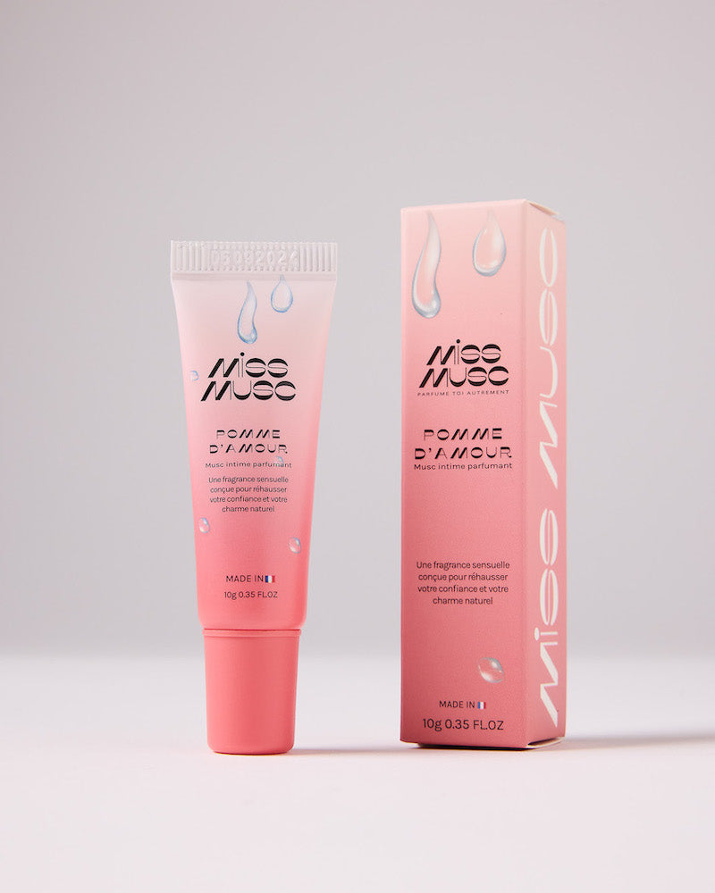 Embout gloss Musc Tahara Intime Pomme d'Amour, finition brillante et parfum intime sucré.
